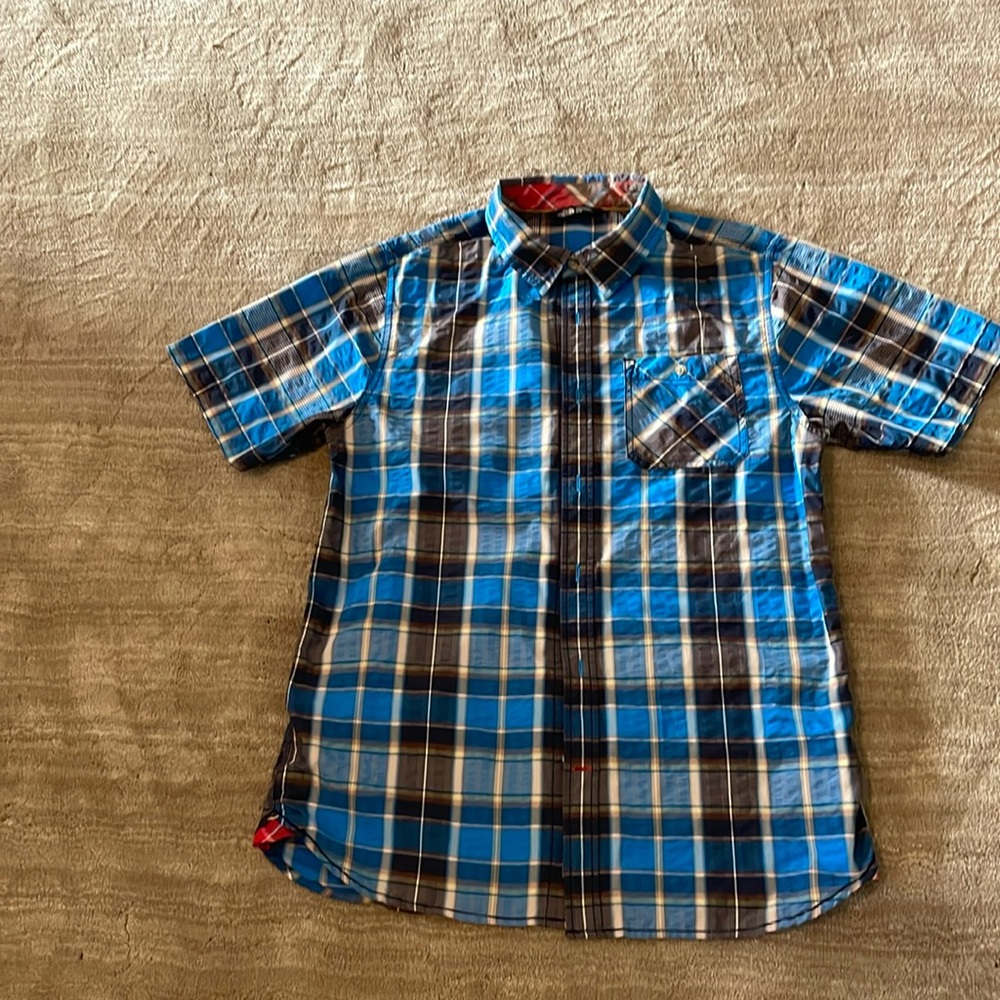 Men’s North Face plain medium short sleeve shirt